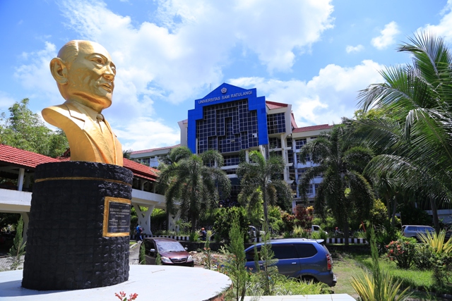 universitas terbaik di manado