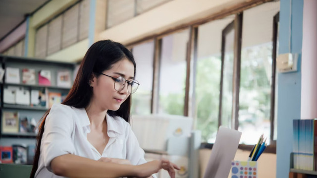 mengatur waktu kuliah dan kerja
