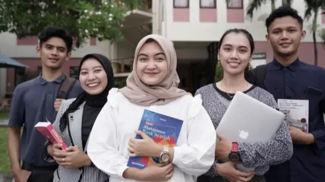 Universitas Terbaik di Surabaya Berdasarkan Prestasi Akademik