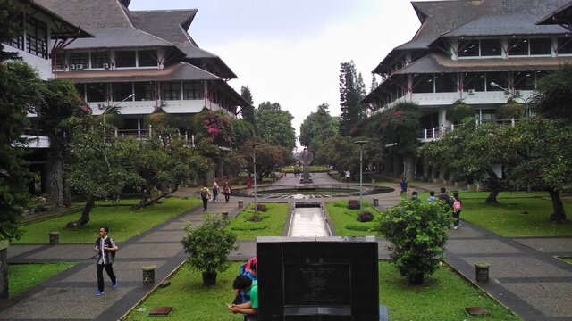 Fasilitas dan Program Studi Unggulan di Institut Teknologi Bandung
